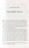 Harry Potter 4 Goblet of Fire - Gryffindor Edition [Paperback]. Зображення №5